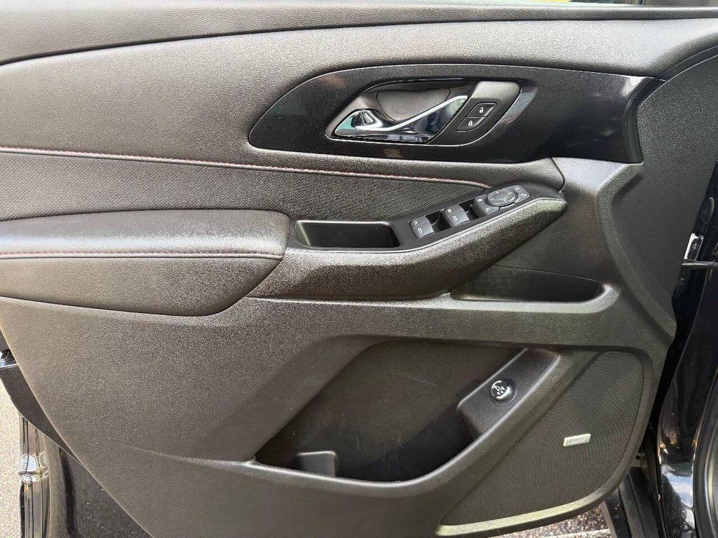 used 2022 Chevrolet Traverse car, priced at $24,999