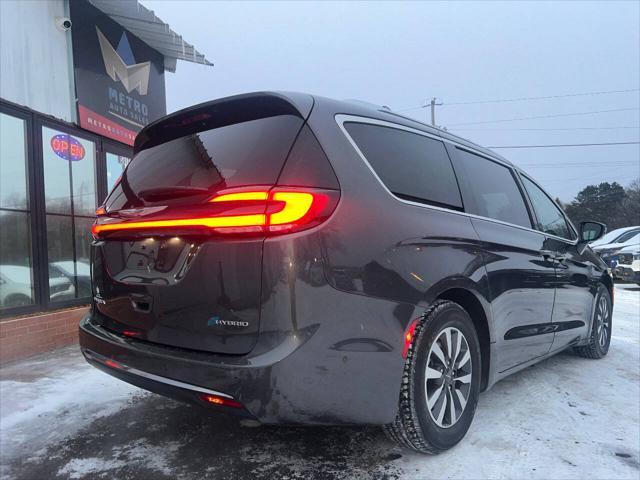 used 2021 Chrysler Pacifica Hybrid car, priced at $19,500