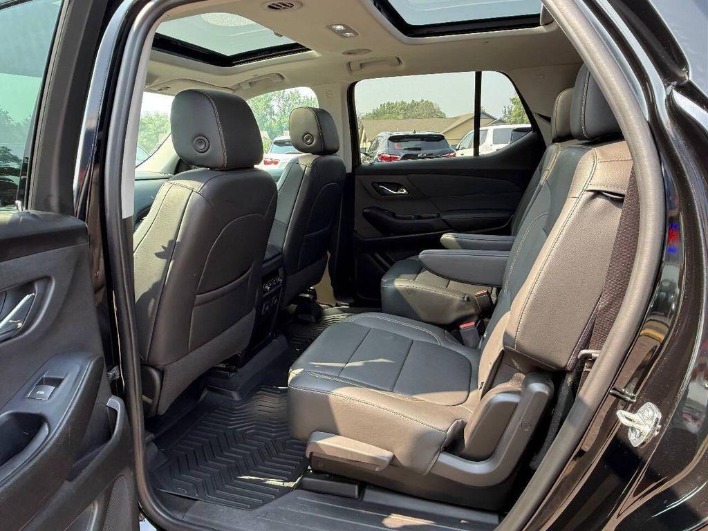 used 2021 Chevrolet Traverse car, priced at $24,999