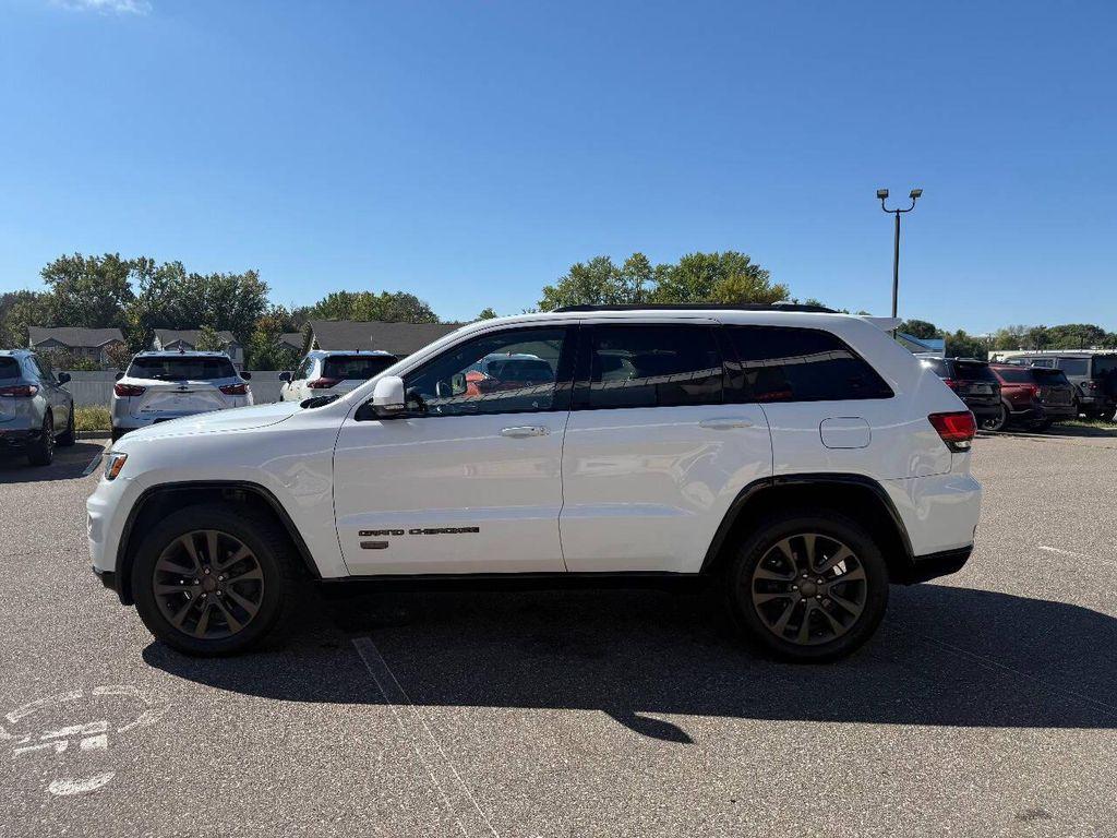 used 2016 Jeep Grand Cherokee car, priced at $13,500