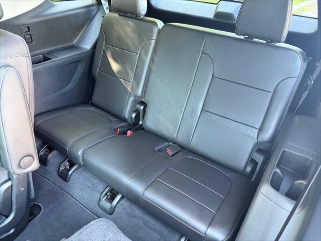 used 2020 Chevrolet Traverse car, priced at $25,999