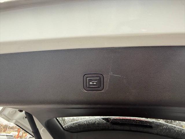 used 2021 Chevrolet Traverse car, priced at $24,999