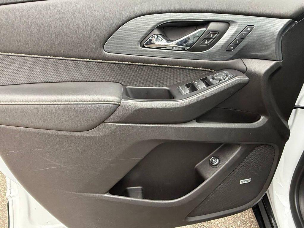 used 2020 Chevrolet Traverse car, priced at $22,999