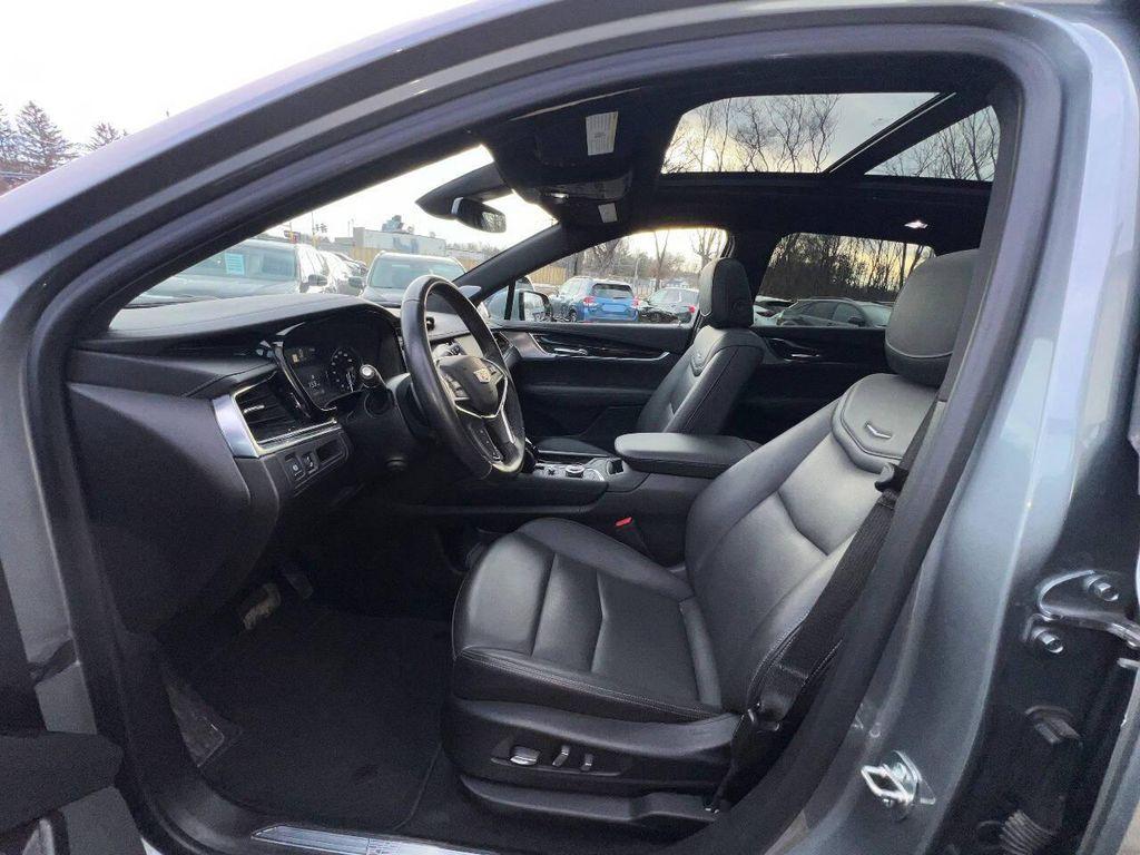 used 2023 Cadillac XT5 car, priced at $23,500