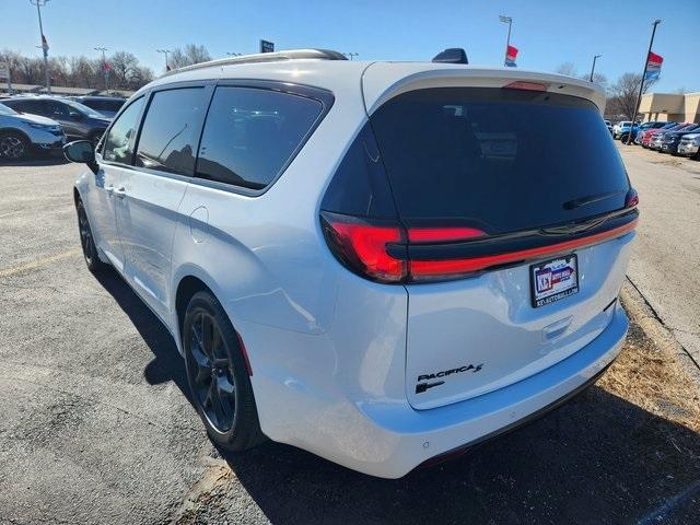 new 2024 Chrysler Pacifica car, priced at $48,497