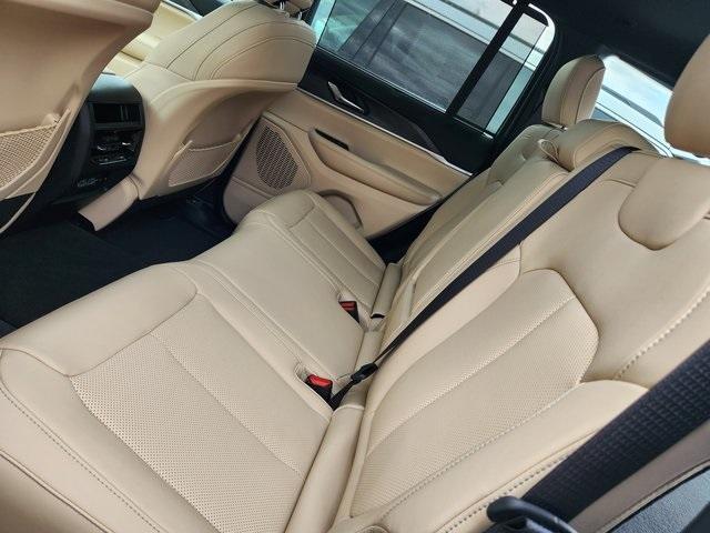 new 2025 Jeep Grand Cherokee car, priced at $49,527