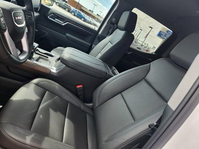 new 2025 GMC Sierra 1500 car, priced at $55,579