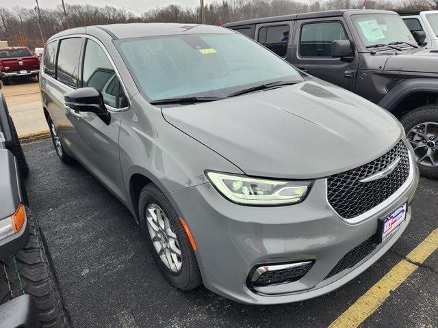 new 2025 Chrysler Pacifica car, priced at $40,177