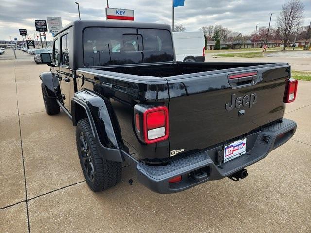 new 2025 Jeep Gladiator car, priced at $43,277