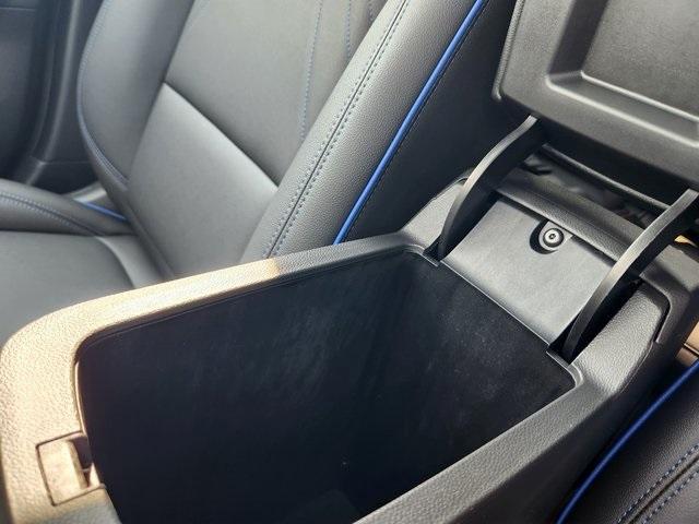 new 2025 Buick Envista car, priced at $30,320
