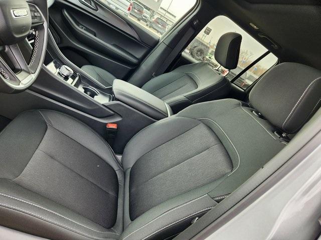 new 2025 Jeep Grand Cherokee car, priced at $39,777