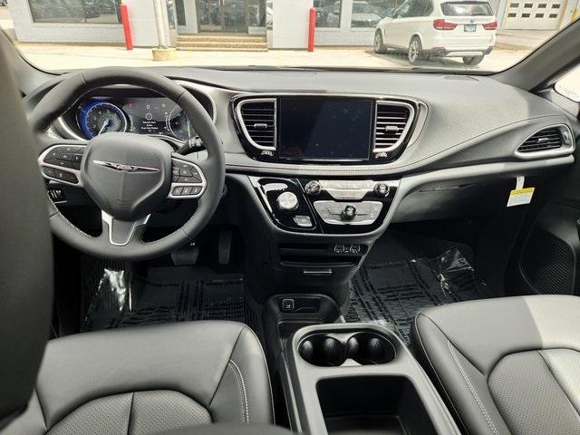 new 2025 Chrysler Pacifica car, priced at $42,347