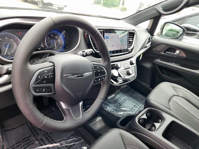 new 2025 Chrysler Pacifica car, priced at $42,347