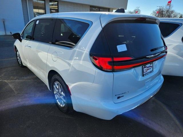 new 2024 Chrysler Pacifica car, priced at $41,977