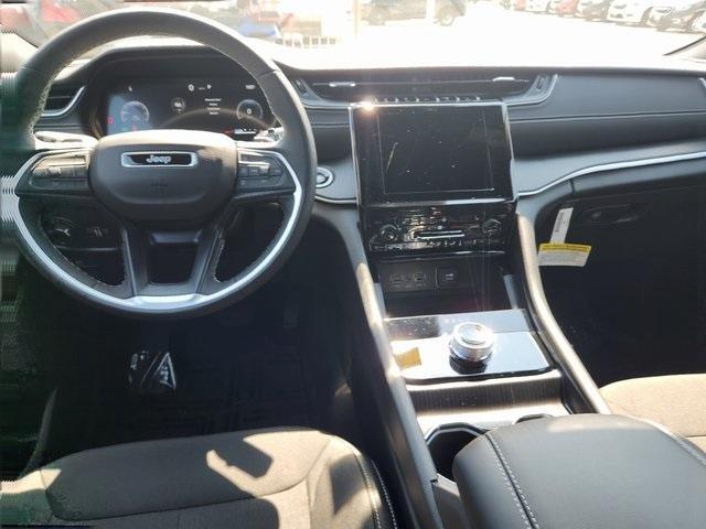 new 2025 Jeep Grand Cherokee car, priced at $45,165