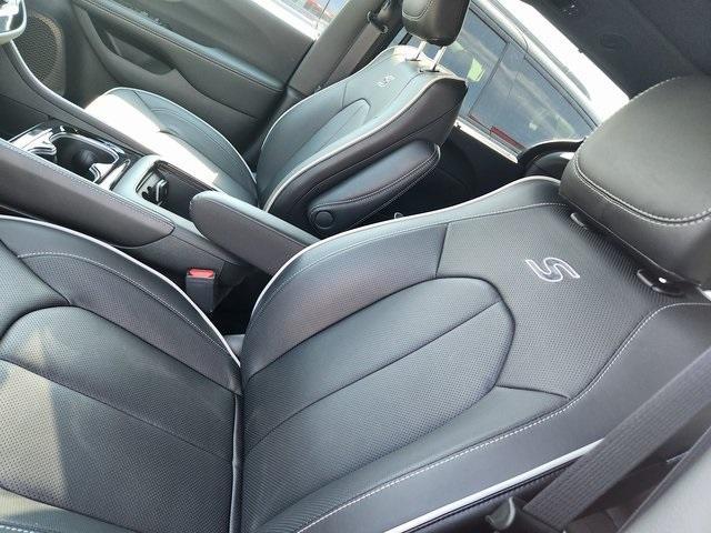 new 2026 Chrysler Pacifica car, priced at $49,927