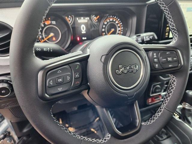new 2025 Jeep Wrangler car, priced at $47,777