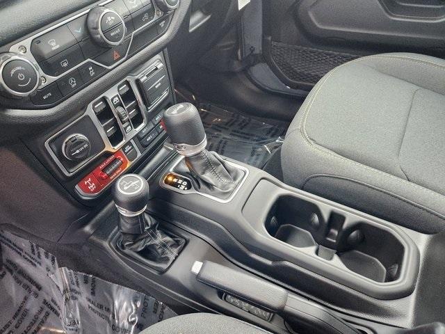 new 2025 Jeep Wrangler car, priced at $47,777