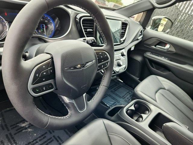 new 2025 Chrysler Pacifica car, priced at $43,227