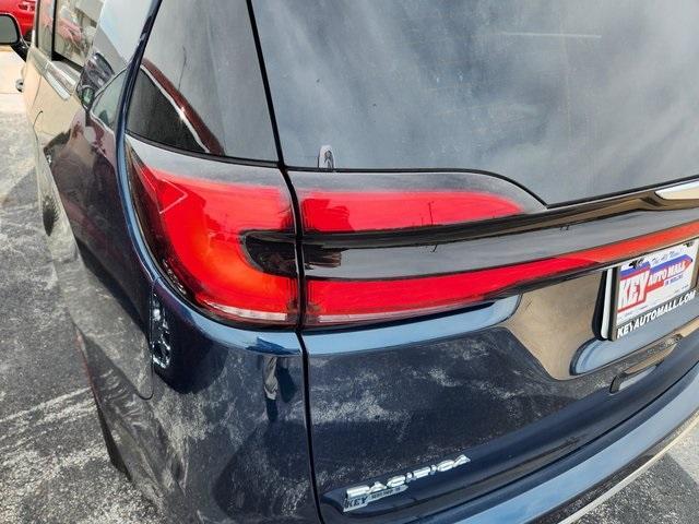 new 2025 Chrysler Pacifica car, priced at $43,227