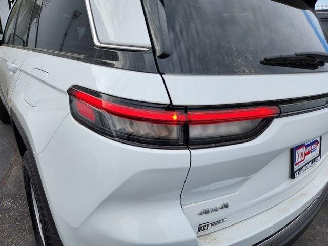 new 2025 Jeep Grand Cherokee car, priced at $38,377