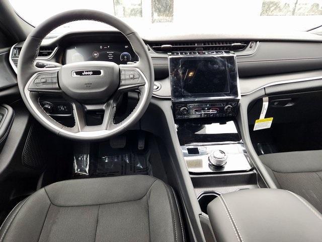 new 2025 Jeep Grand Cherokee car, priced at $38,377