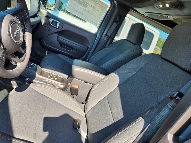 new 2025 Jeep Wrangler car, priced at $41,484