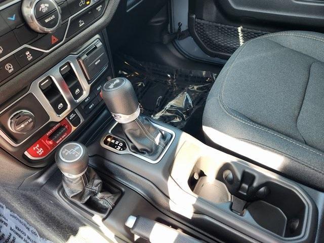 new 2025 Jeep Wrangler car, priced at $41,484