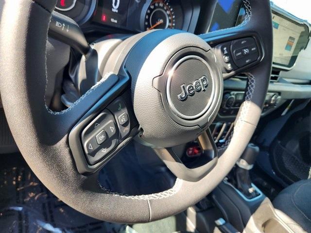 new 2025 Jeep Wrangler car, priced at $41,484