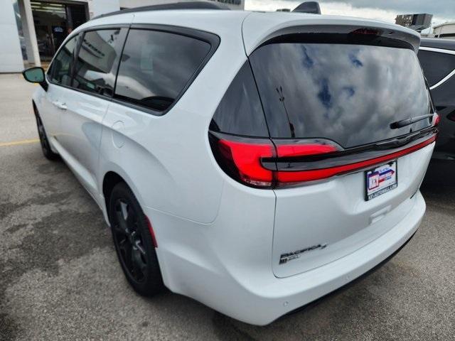 new 2026 Chrysler Pacifica car, priced at $48,227