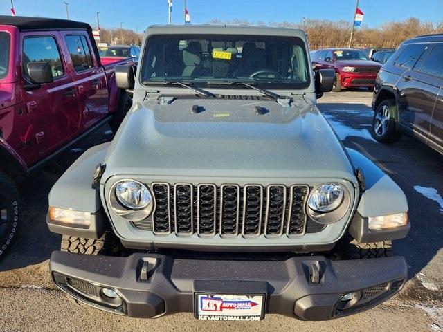 new 2025 Jeep Gladiator car, priced at $40,477