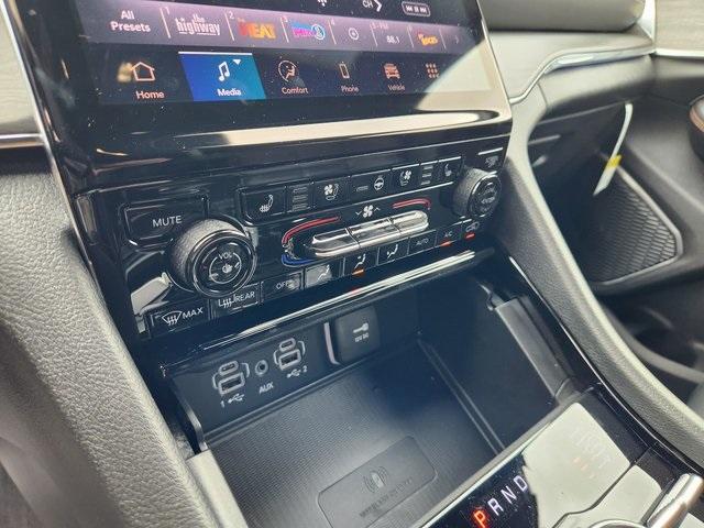 new 2025 Jeep Grand Cherokee L car, priced at $59,559