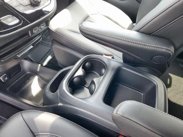 new 2025 Chrysler Pacifica car, priced at $43,527