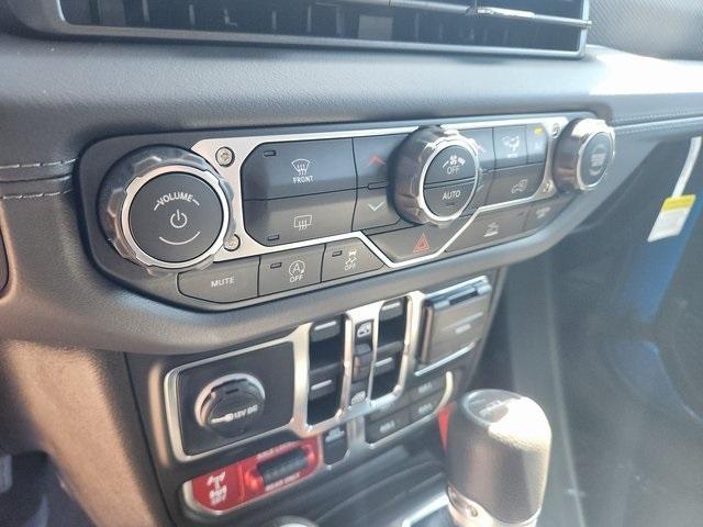 new 2025 Jeep Gladiator car, priced at $47,877