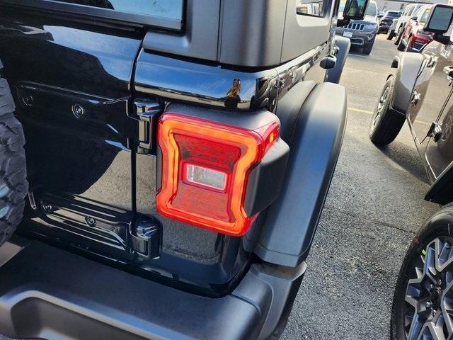 new 2025 Jeep Wrangler car, priced at $55,777