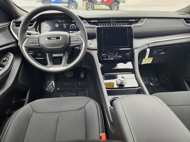 new 2025 Jeep Grand Cherokee car, priced at $42,915