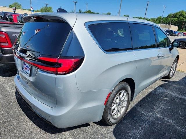 new 2024 Chrysler Pacifica car, priced at $41,777