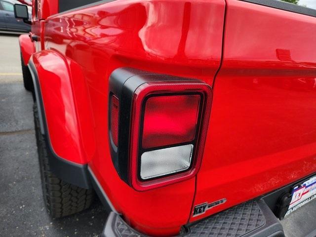 new 2025 Jeep Gladiator car, priced at $40,977