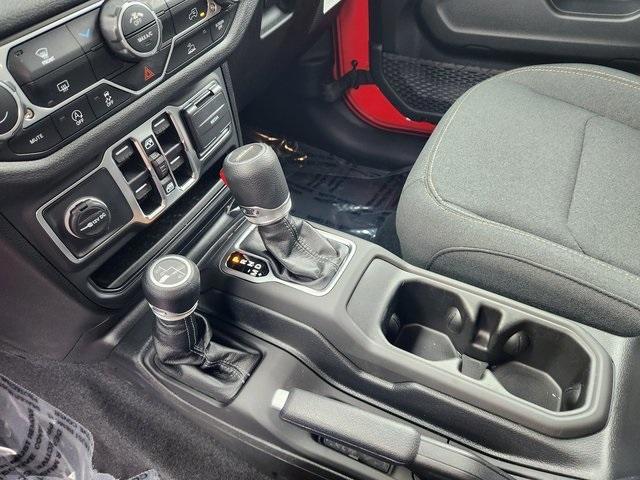 new 2025 Jeep Gladiator car, priced at $40,977