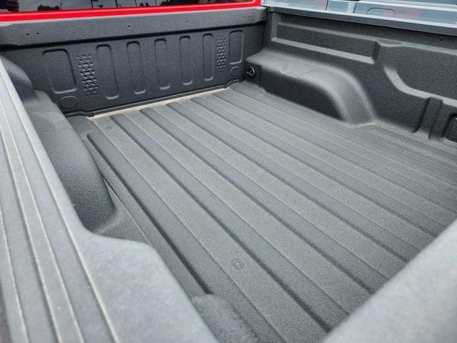 new 2025 Jeep Gladiator car, priced at $40,977