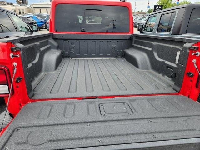 new 2025 Jeep Gladiator car, priced at $40,977
