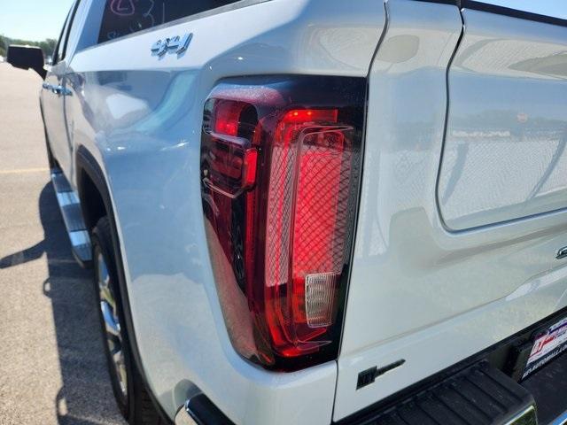 new 2025 GMC Sierra 1500 car, priced at $56,075