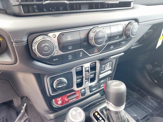 new 2025 Jeep Gladiator car, priced at $47,477