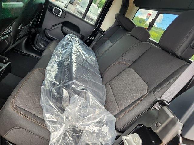 new 2025 Jeep Gladiator car, priced at $47,477