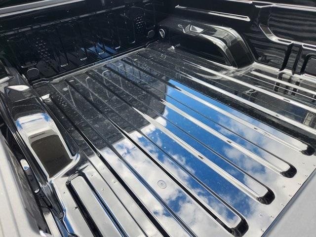 new 2025 Jeep Gladiator car, priced at $47,477