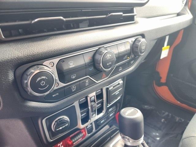 new 2025 Jeep Gladiator car, priced at $45,374