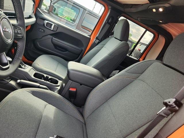 new 2025 Jeep Gladiator car, priced at $45,374
