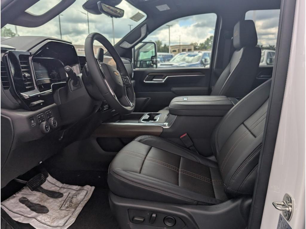 new 2025 Chevrolet Silverado 3500 car, priced at $83,250