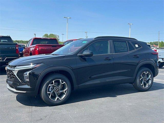 new 2025 Chevrolet Trax car, priced at $24,095