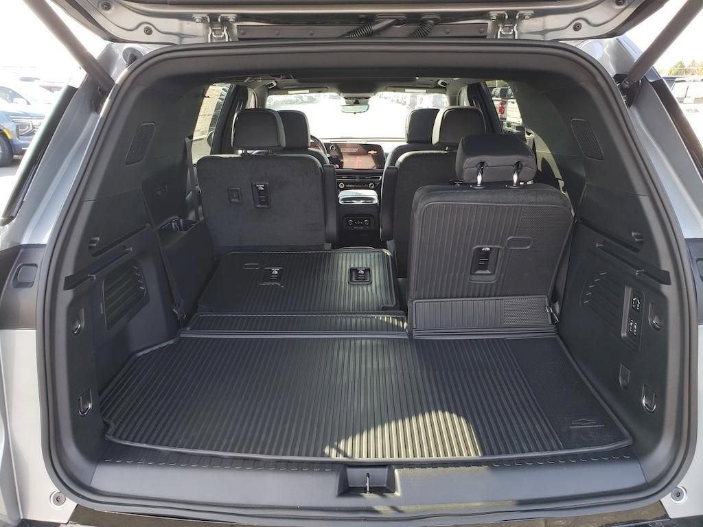 new 2026 Chevrolet Traverse car, priced at $61,519